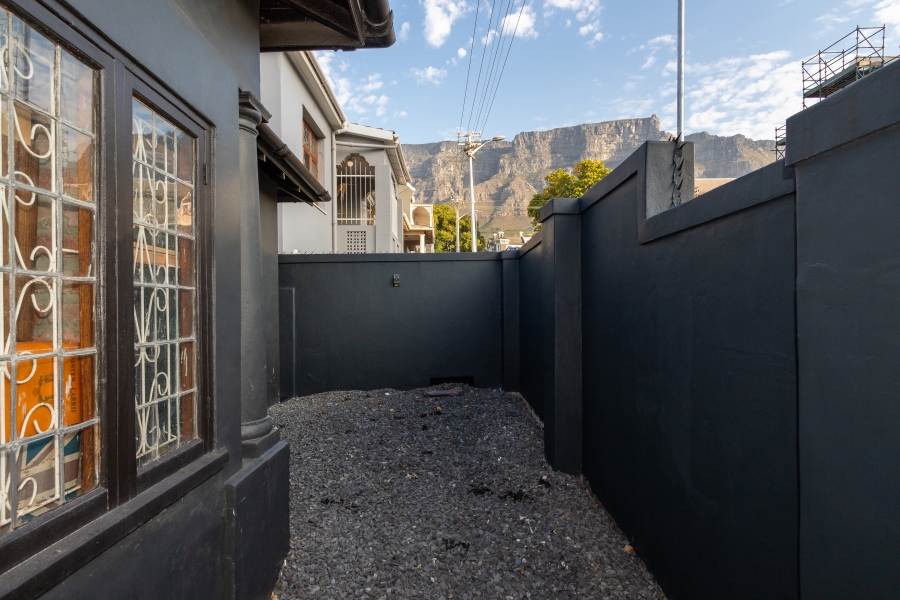 3 Bedroom Property for Sale in Vredehoek Western Cape